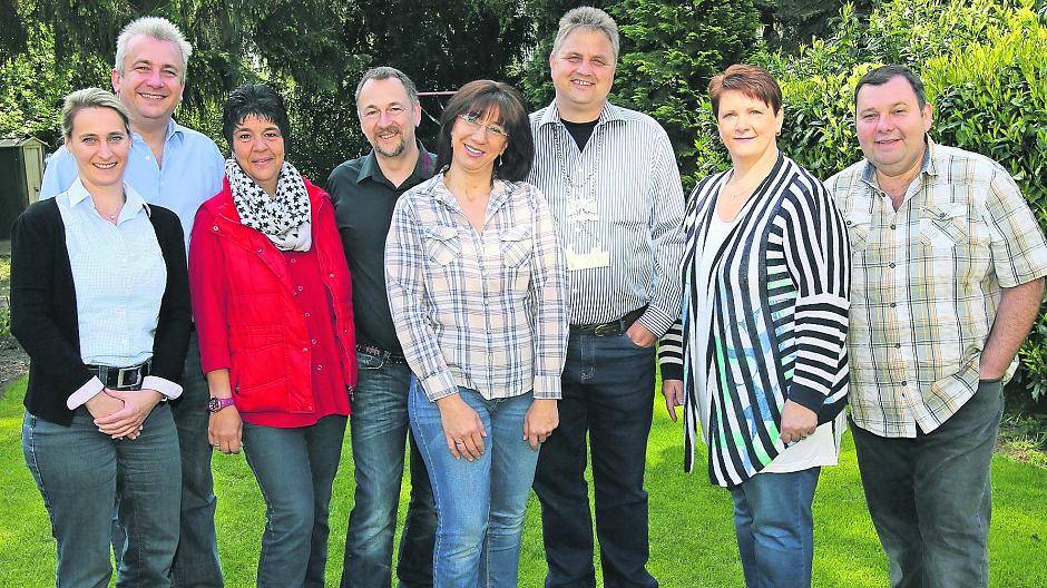  Die Ministerpaare um seine Majestät Ralph I. samt Königin — Spaß und Freude sind damit in Büderich garantiert. 