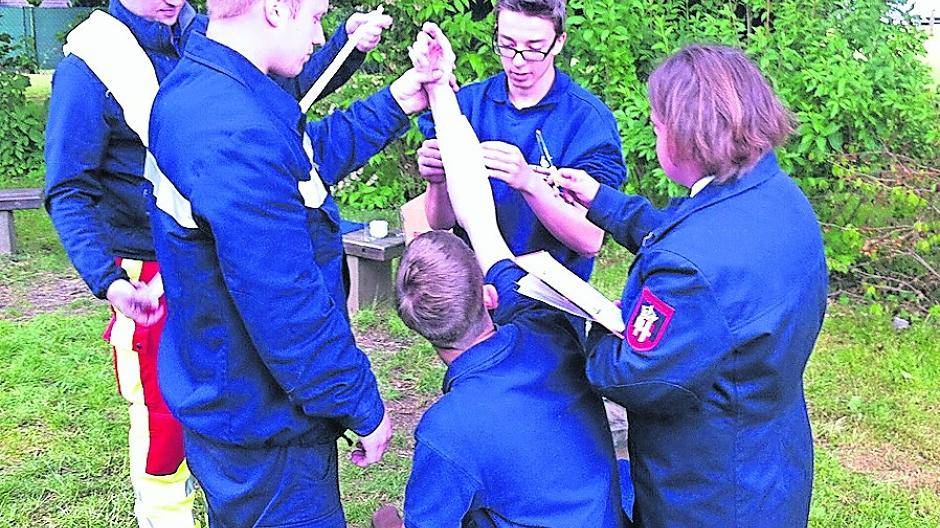  Die Osterather Feuerwehr-Kameraden haben ihren Leistungsnachweis erbracht. 