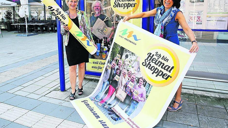 Freuen sich auf die Aktiontage „Heimatshoppen“: Wirtschaftsförderin Heike Reiß (links) und Stadtmarketingbeauftrage Alexandra Schellhorn.