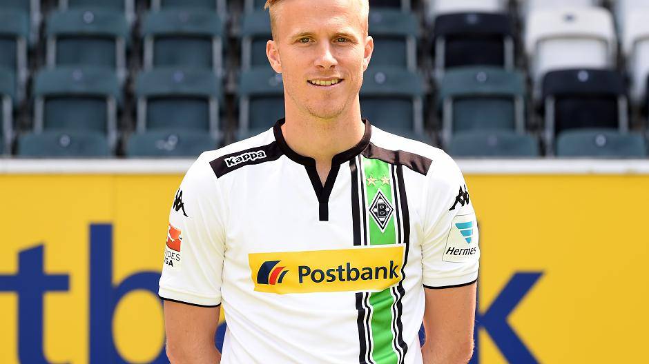  Linksverteidiger Oscar Wendt bleibt bis 2018 bei Borussia Mönchengladbach. 