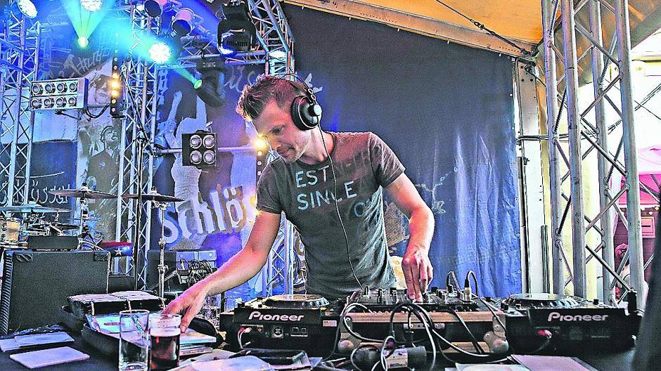  Große Bühne, Lichteffekte, DJs und natürlich ein Festzelt - beim Herbstfest des SSV Strümp geht’s richtig rund. 