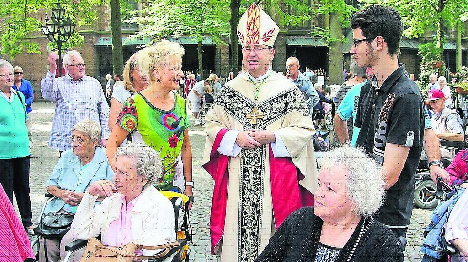 Weihbischof Ludger Schepers empfang die Pilger aus sieben Wohn- und Pflegeeinrichtungen der Malteser Rhein-Ruhr gGmbH und feierte mit ihnen einen festlichen Gottesdienst in der Basilika.