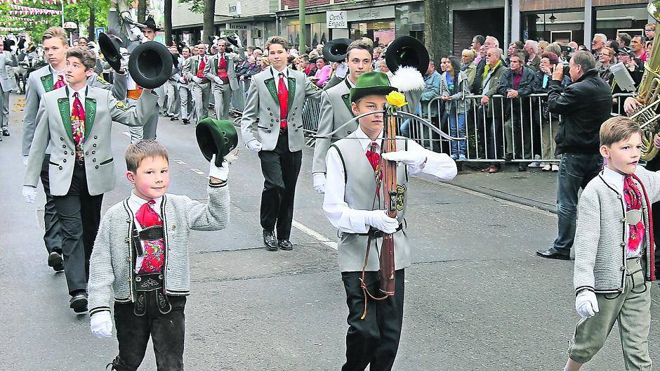  Auch in Meerbusch gibt es wie in Büderich viele Schützen. Schützenfeste sind einfach Tradition. 