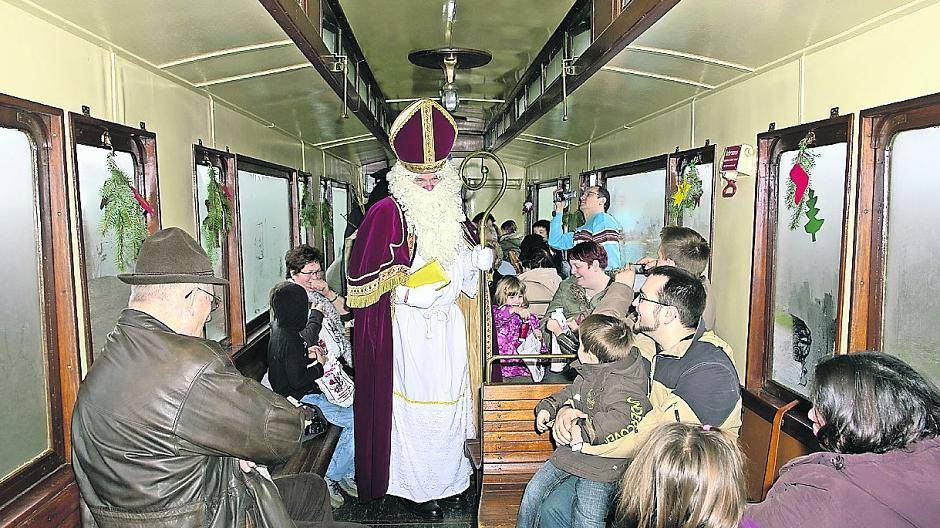 Der Nikolaus fährt mit: bei den Nikolausfahrten der Selfkantbahn werden besonders die kleinen Gäste große Augen machen.