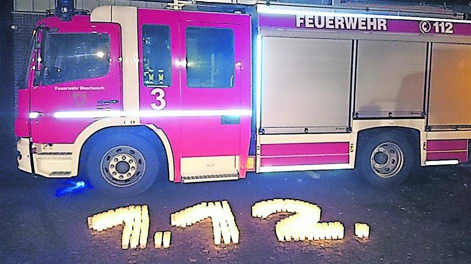  In Lank-Latum startete der „Lebendige Adventskalender“. Mehr Termine finden sich online unter www.extra-tipp-meerbusch.de unter „Lank-Latum“. 