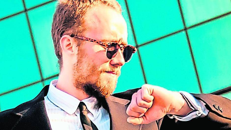  Hat sich die Uhr schon automatisch umgestellt oder sind Sie jetzt der Zeit um eine Stunde voraus? 