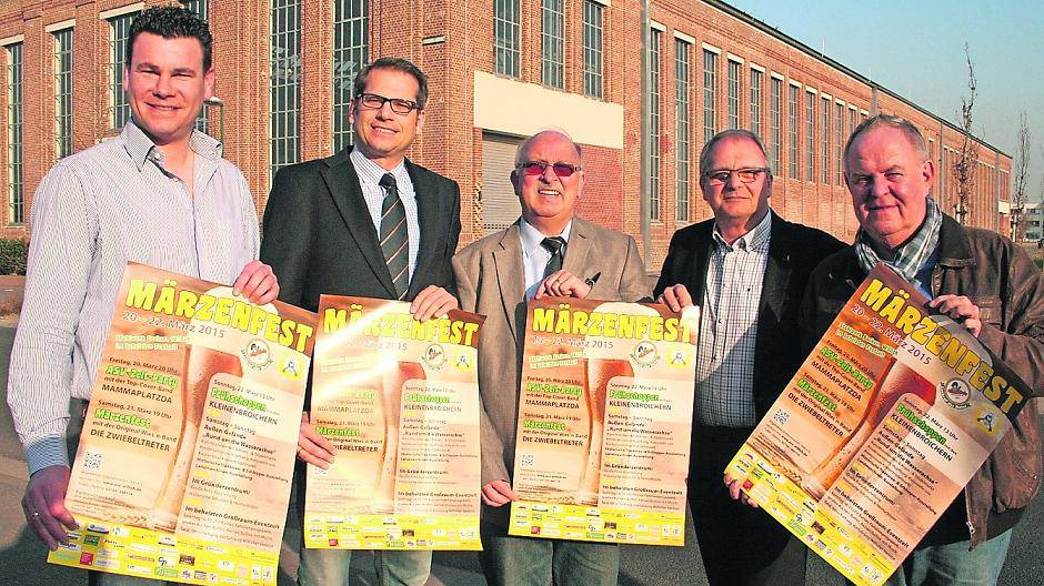  Hoffen auf zahlreiche Besucher beim ersten „Märzenfest“ des ASV (von links): Jens Schiefer, ASV-Vorstand, Bernt Lücke, Vize-Präsident, Willi Stennes, ASV-Präsident, Peter Demers, Pressesprecher, und Wolfgang Dille, ASV-Vorstand. 