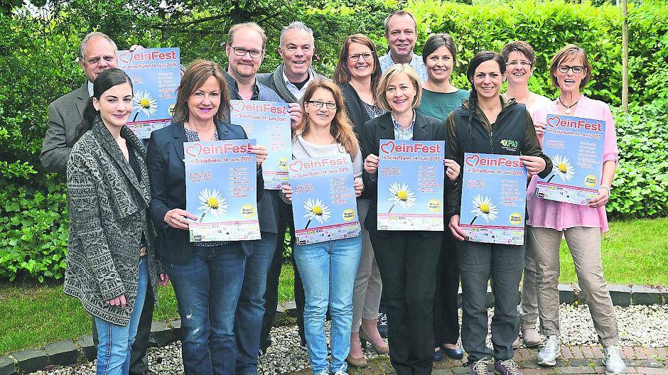  Voller Vorfreude auf „MeinFest“: einige Teilnehmer und Sponsoren des Schiefbahner Familienfestes. 