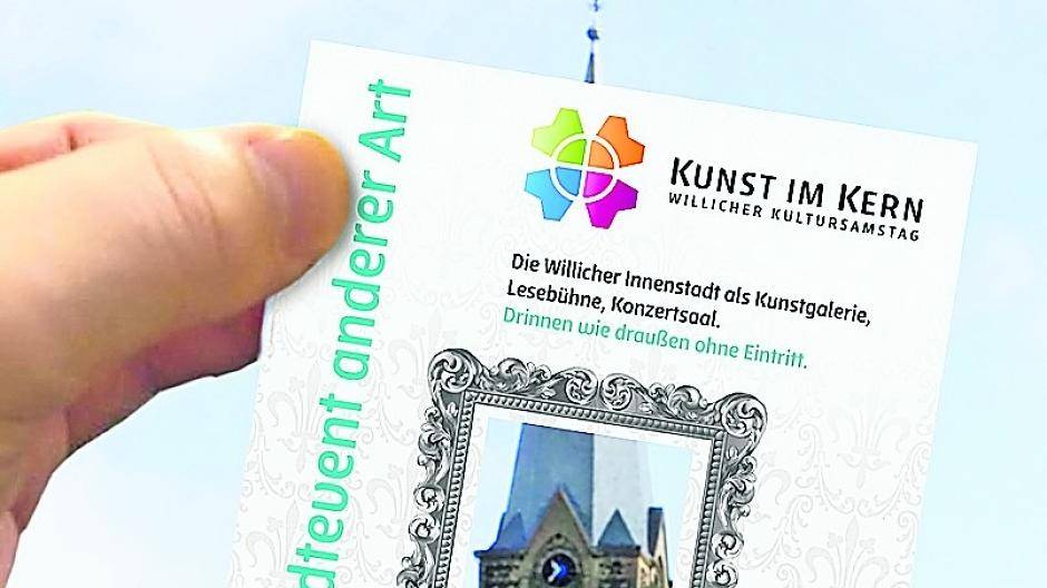 Schwierige Aufgabe ist es, mit dem Ausschnitt der Karte so zu spielen, dass das fotografierte Motiv „eingerahmt“ wird.