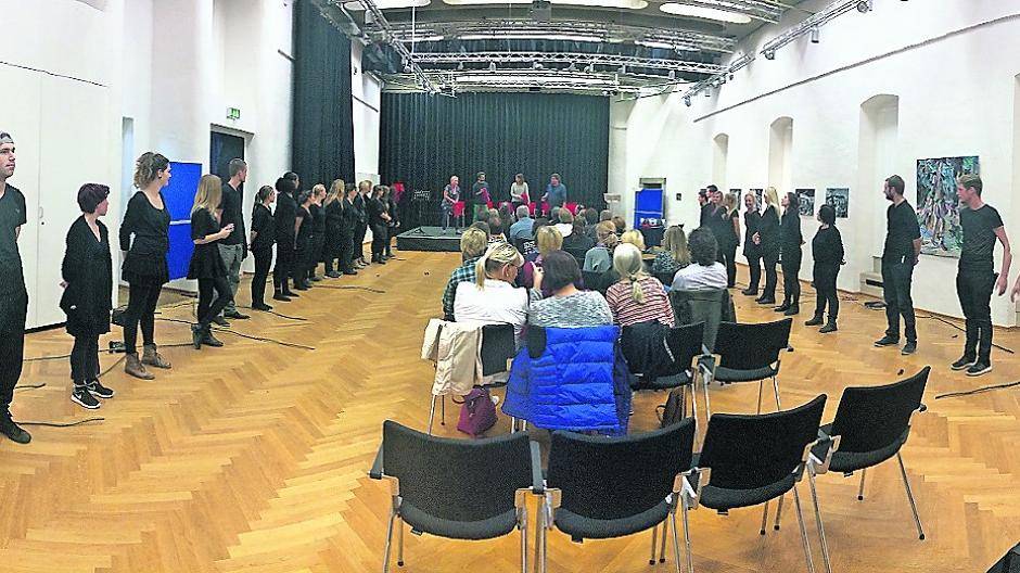  Die Auszubildenden der Stadt Willich haben Macbeth mal anders aufgeführt. 