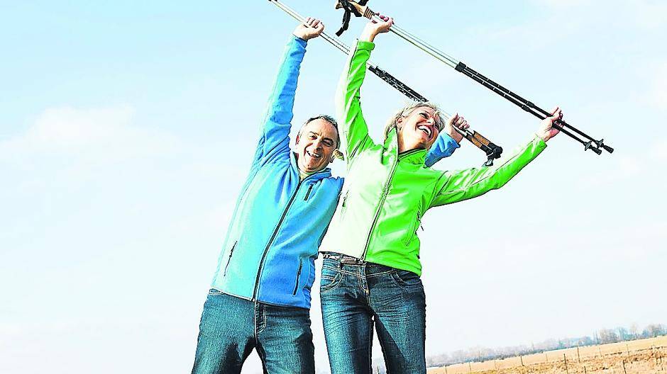  Regelmäßige Bewegung kann ein wichtiger Bestandteil in der Therapie bei chronischen Schmerzen sein. 