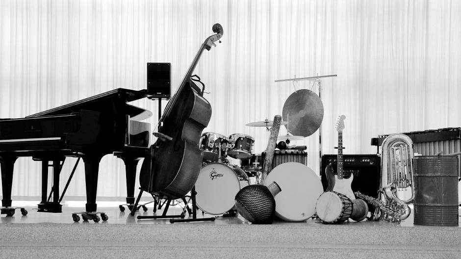  Wer die instrumentale Bandbreite beherrscht und gerne die Komponistenfeder zur Hand nimmt, sollte sich für den Kunstpreis 2015 in der Sparte Musik bewerben. 