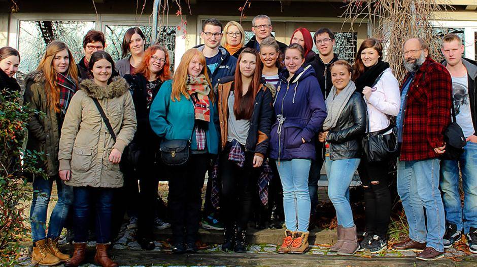  Schüler des Berufskollegs Viersen: Die Jugendlichen besuchen bei einer Reise die Gedenkstätte Auschwitz. 