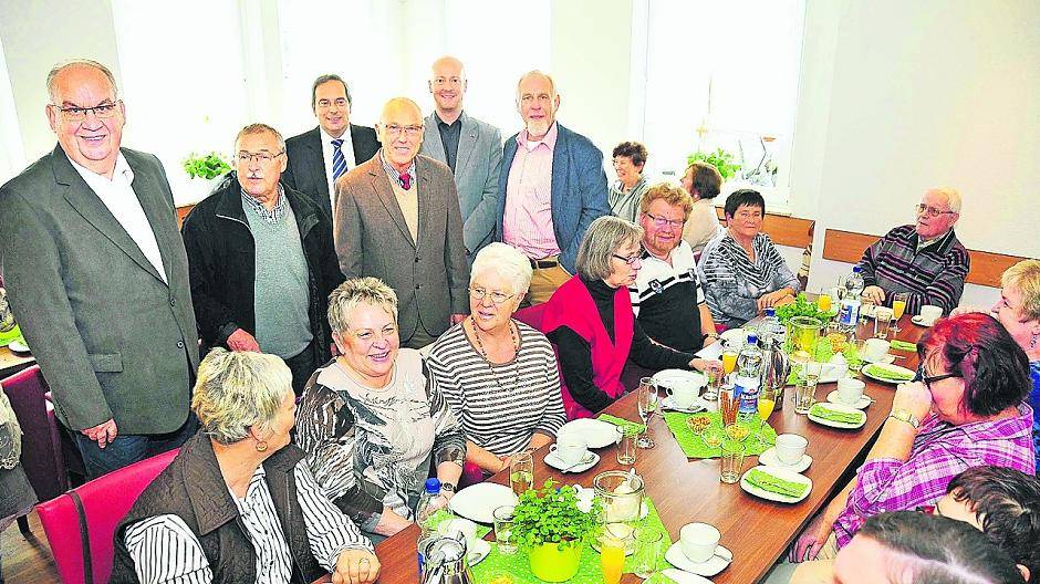 Nachbarn treffen im „Düno“