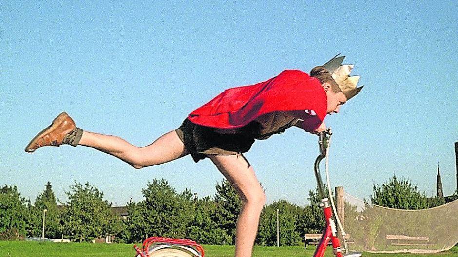  Der Spielfilm basiert auf dem Roman „Der zehnte Sommer des Kalli Spielplatz“ des in Dülken geborenen Autors Dieter Bongartz. 