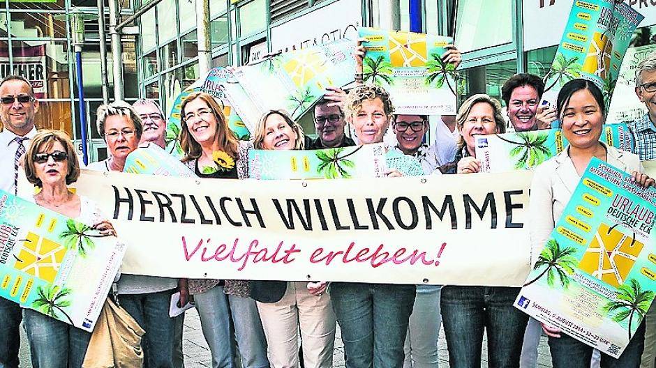  Die Unternehmer im Meerbuscher Süden laden zum „Urlaub rund ums Deutsche Eck“. Neben einem fantastischen Bühnenprogramm wird es auch viel Interessantes zu sehen geben. 