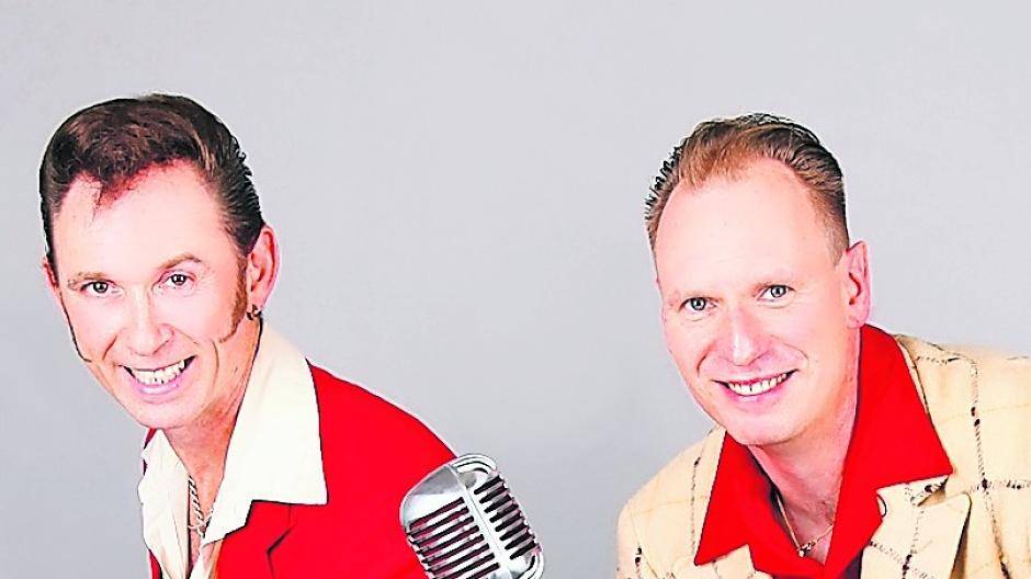 Boogieman Vito (Piano, Bluesharp und Percussion) bietet zusammen mit Mickey (Kontrabass, Gesang) eine atemberaubende und mitreißende Show.