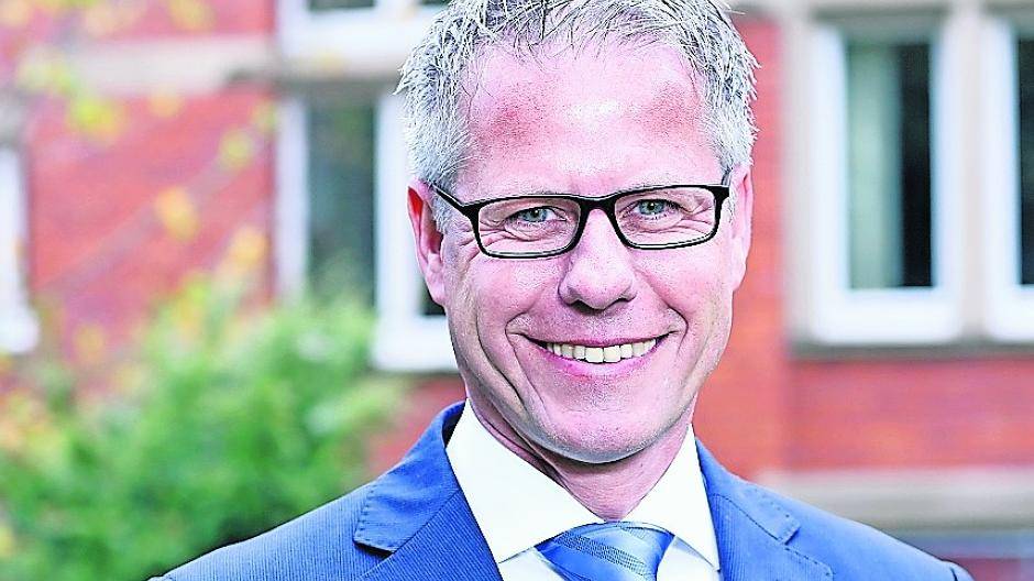 Landratsvertreter Jürgen Steinmetz freut sich über das gute Ergebnis des Rhein-Kreises Neuss in der Postbank-Studie „Wohneigentum 2014“.