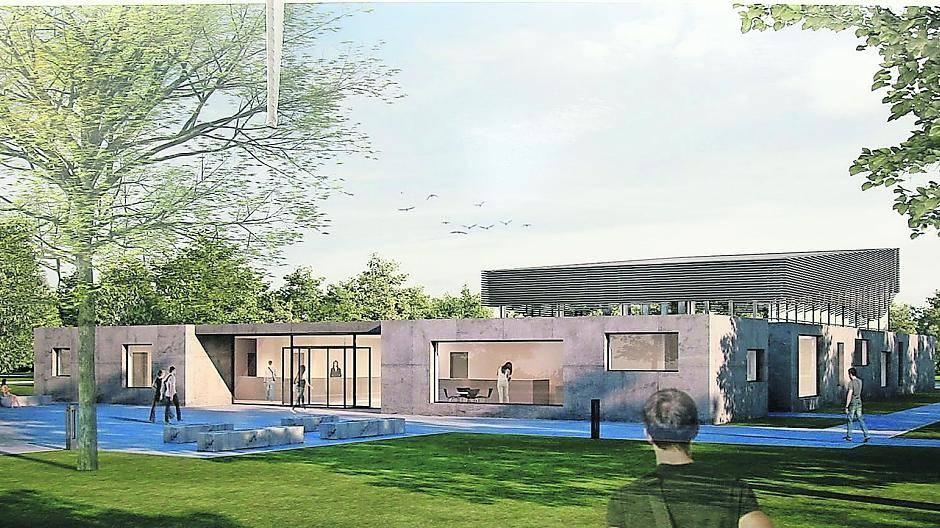  Gleich drei Gewinner gibt es beim Architekten-Wettbewerb um die Hallenbadsanierung. Sieger Nummer eins sieht einen Bau, der die Grundrisse größtenteils berücksichtigt. Sein Erscheinungsbild soll mit der Nachbarschaft verschwimmen. Bürgermeisterin Angelika Mielke-Westerlage stellte die Sieger vor. 