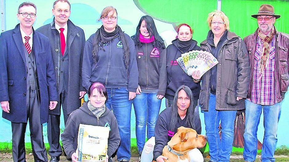 SMG gewinnt 500 Euro bei Sparkasse