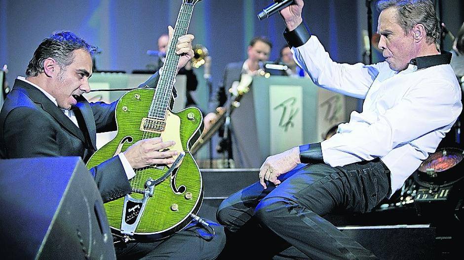  Peter Kraus (rechts) geht auf Abschieds-Tournee und kommt am 21. März nach Krefeld.  