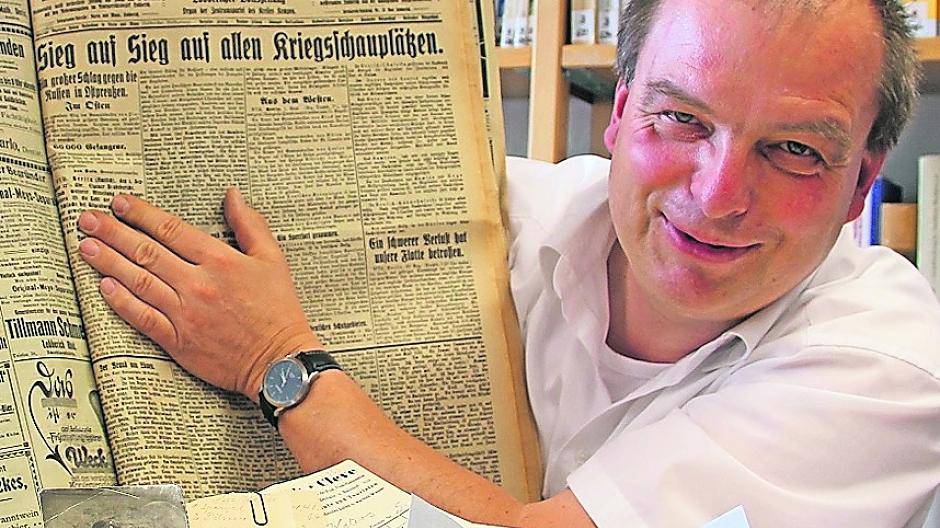  Stadtarchivar Michael Regenbrecht freut sich über 1023 Ausstellungsbesucher. 
