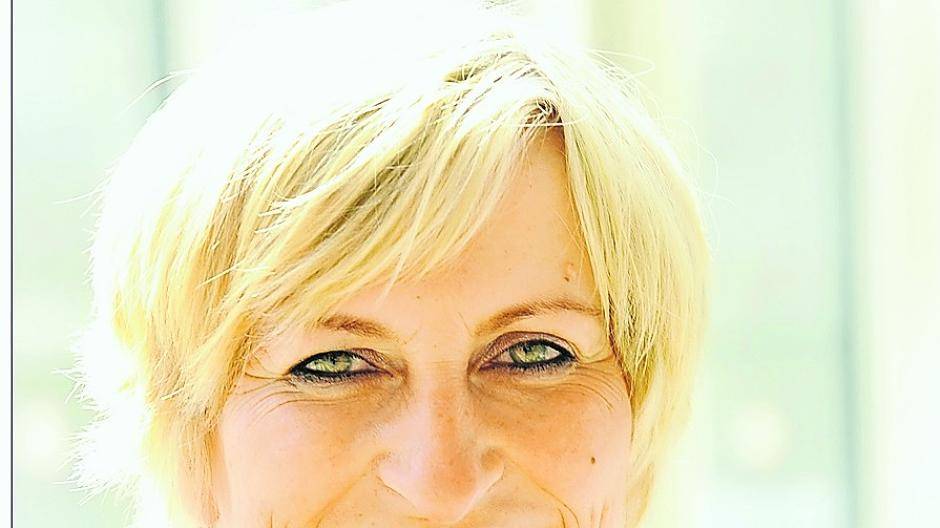 Wirtschaftsförderin Heike Reiß der Stadt sieht in dem Maserati-Challenger einen „Matchball für Meerbusch“.