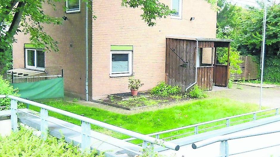 Das Haus an der Anton-Holtz-Straße in Büderich wurde 1975 als Hausmeisterwohnung für die Astrid-Lindgren-Schule gebaut.