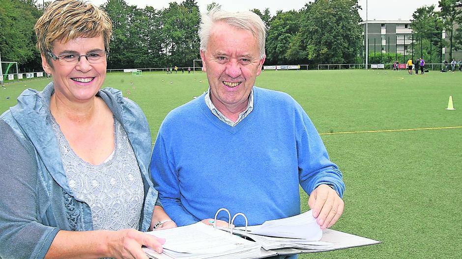 Freuen sich auf die Fusion: Renate Baumann, Vorsitzende vom ASV Lank und Johannes Peters vom TuS Bösinghoven.