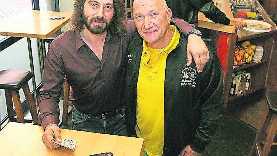  Depesche-Inhaber Janni Kolioutsis und Drummer Ralf Heinrich von den „Voyagers“ haben ein klasse Programm für den Herbst zusammengestellt. 