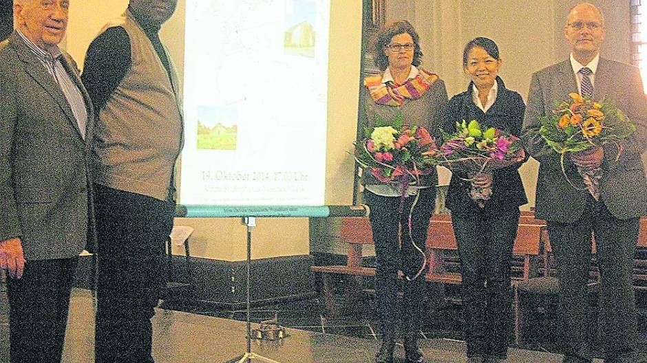  Sie waren verantwortlich für den Erfolg: von links: Rolf Albers — Vorsitzender des Kirchenchores, Simon Mougul, Marianne Zangl-Bartsch, Sophia Kim und Klaus-Norbert Kremers. 