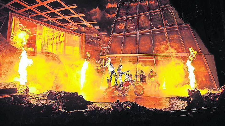  Für das Musical „Bat out of Hell“ verlosen wir drei Gutescheine, gültig für jeweils zwei Personen. 