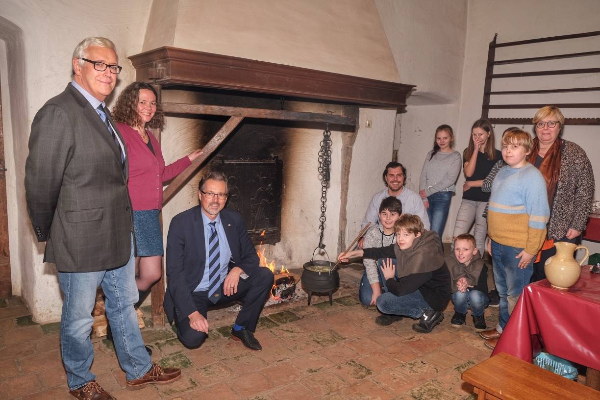 Oppumer Schüler tauchen ins Mittelalter ein