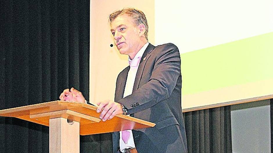  Bürgermeister Frank Gellen beim Neujahrsempfang der Burggemeinde Brüggen. 