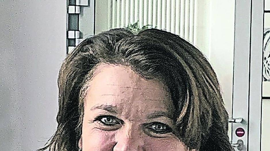 Alexandra Schellhorn moderiert den Abend, Tim Riepenhausen spricht zum Thema „Online werben — Online verlaufen“.