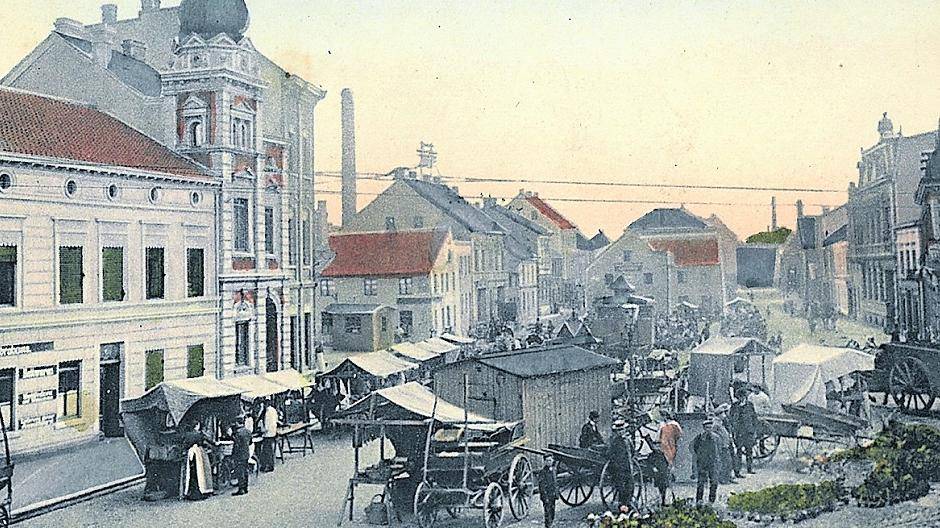 Bei seiner ersten Ausstellung dieses Jahres dokumentiert der Heimatverein Viersener Stadtgeschichte in Bildern — hier der Neumarkt.