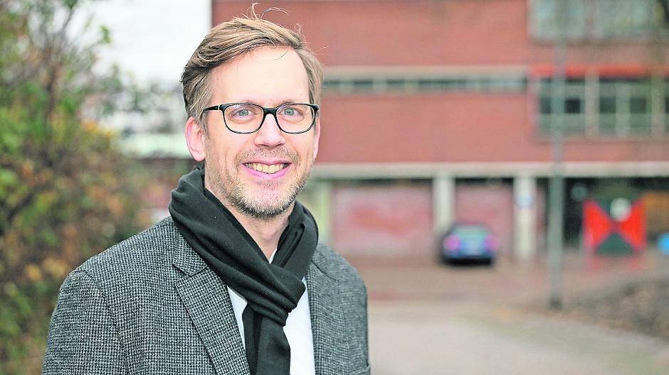 Jan Funken ist seit dem Sommer 2018 neuer Schulleiter des Mathematisch-Naturwissenschaftlichen Gymnasiums Mönchengladbach.