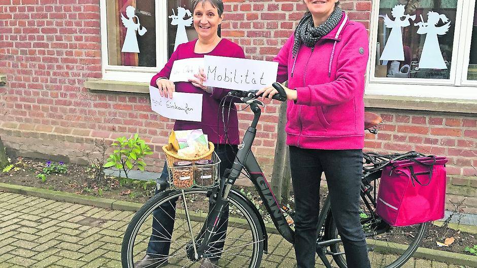 Unterwegs ohne Auto, einkaufen ohne Tüten, Produkte nutzen, die fair gehandelt sind: Ina Busse (l.) und Regina Sasse wollen die Bürger mit „Idee für MG“ dazu bringen, schlaue Vorschläge zu entwickeln und in die Tat umzusetzen.