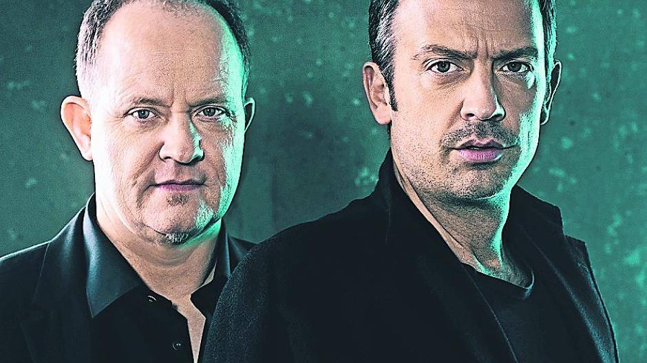  Der in Viersen geborene Star-Trompeter Till Brönner (r.) kommt zusammen mit Bassist Dieter Ilg. 