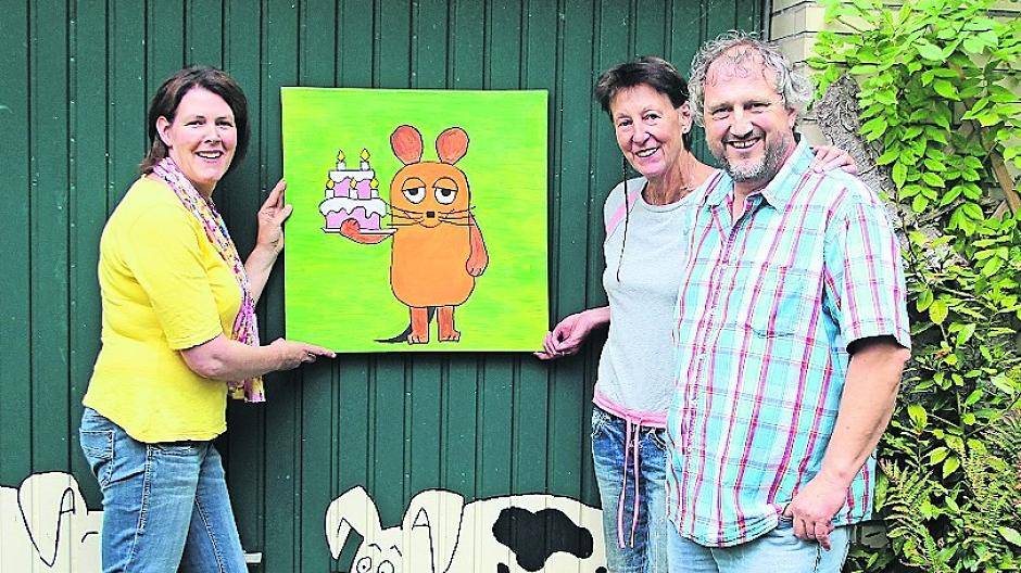 Familienbeauftragte Michaela Mevissen (l.) konnte Susanne und Willi Steffens für den Maus-Türöffner-Tag gewinnen.