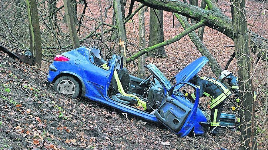 Autofahrerin schwer verletzt