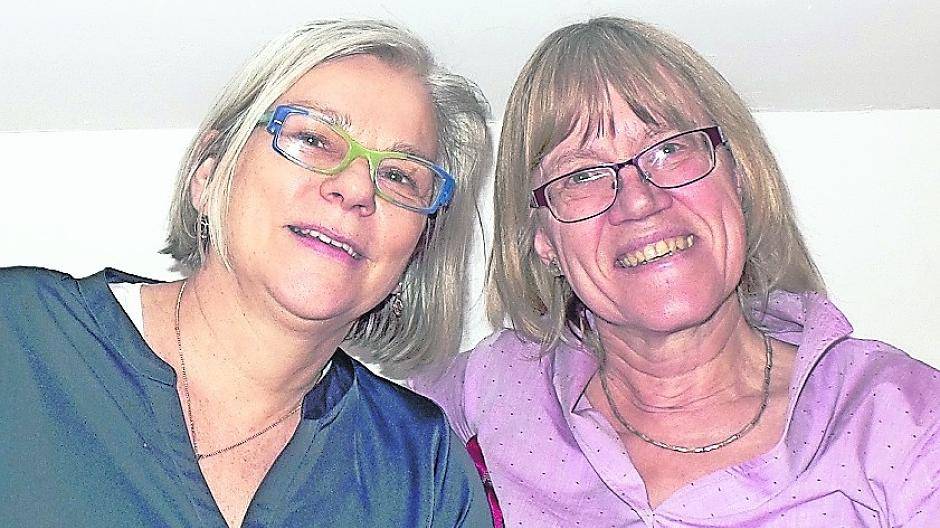  Ute Lindemann-Degen (re.) und Helga Klingbeil-Weber sind das Frauen-Kabarett Krefeld (FKK). 