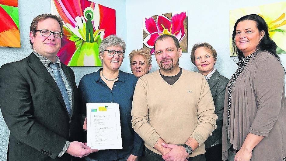 Die Beteiligten freuen sich über den Abschluss der überarbeiteten Vereinbarung.