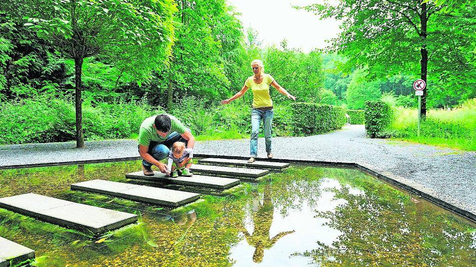 Im geo-hydrologischen Wassergarten der Stadtwerke Nettetal laden die schöne Natur und ein lehrreicher Pfad zum Verweilen ein.