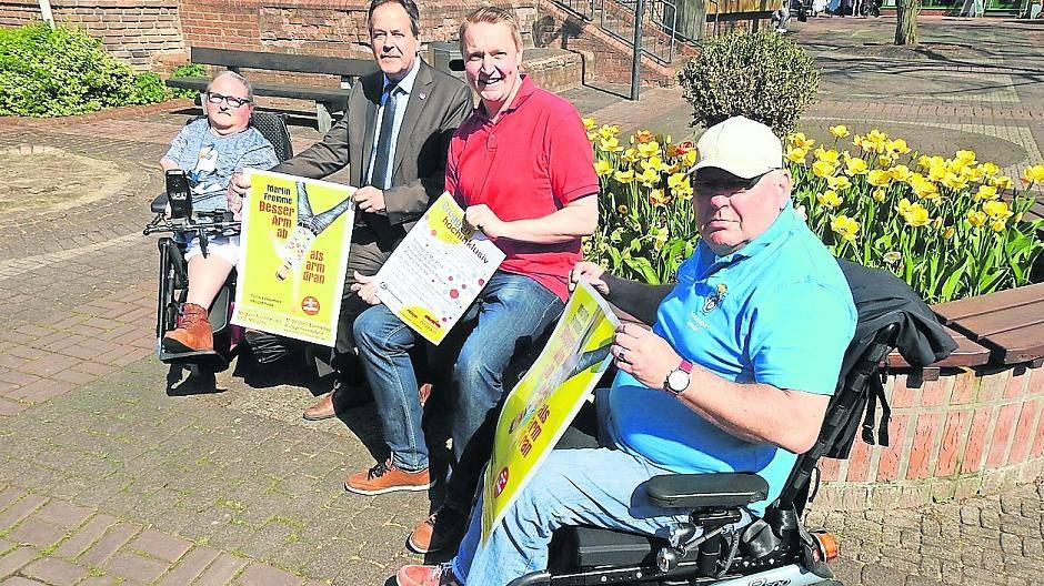  Andrea Hanisch (Behindertenbeauftragte), Udo Rosowski (stellv. Bürgermeister), Christian Rother (Öffentlichkeitsarbeit Lebenshilfe) und Karl-Heinz Kellerhof (Behindertenbeauftragter) (v.l) freuen sich auf die Veranstaltung. 