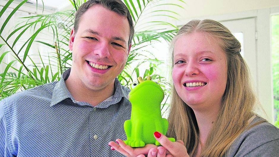  Der Frosch als Sinnbild: Marc Marsollek und Lara Lenßen. 