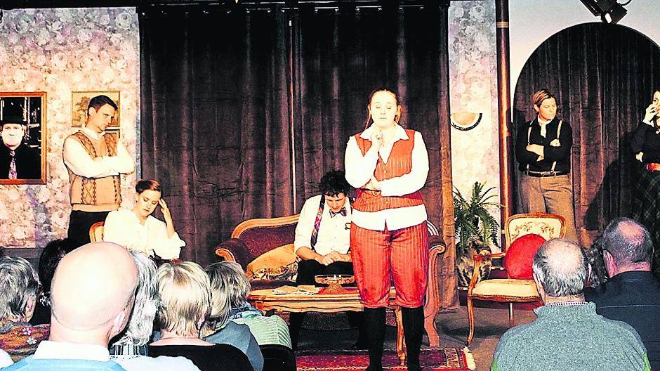  Erneut gelang es dem Theater unterm Dach, sein Publikum zu begeistern. Die Aufführungen zur „Mausefalle“ von Agatha Christie waren allesamt restlos ausverkauft. 