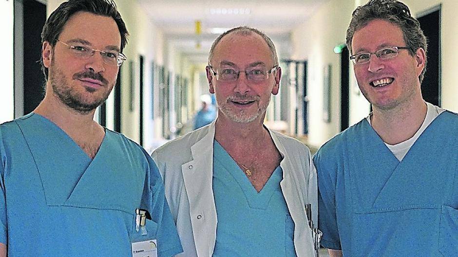  Patrick Marius Krannich (l.) betreut gemeinsam mit Dr. Peter Leven (Mitte) die Kardiologie. Der Pneumologe Daniel Girbig ist in der Inneren Medizin tätig. 