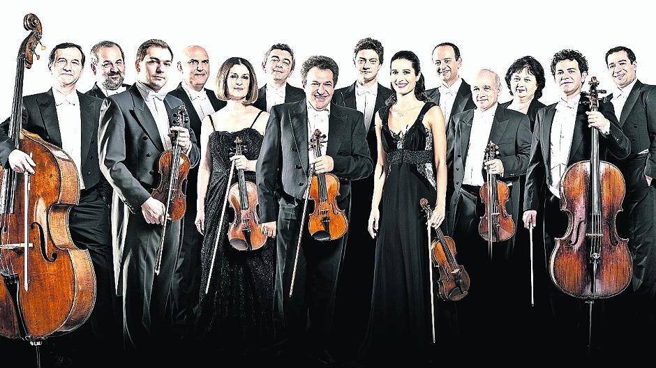  Das Georgische Kammerorchester kommt zum Schlosshofkonzert auf das Schloss Krickenbeck. 