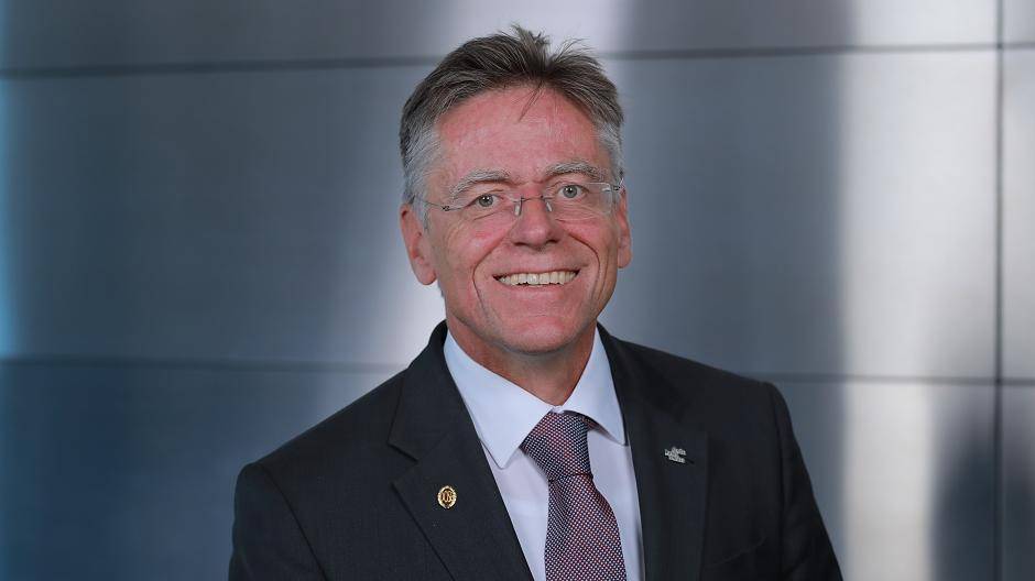  Landrath Hans-Jürgen Petrauschke freut sich über die positiven Arbeitslosenzahlen. 